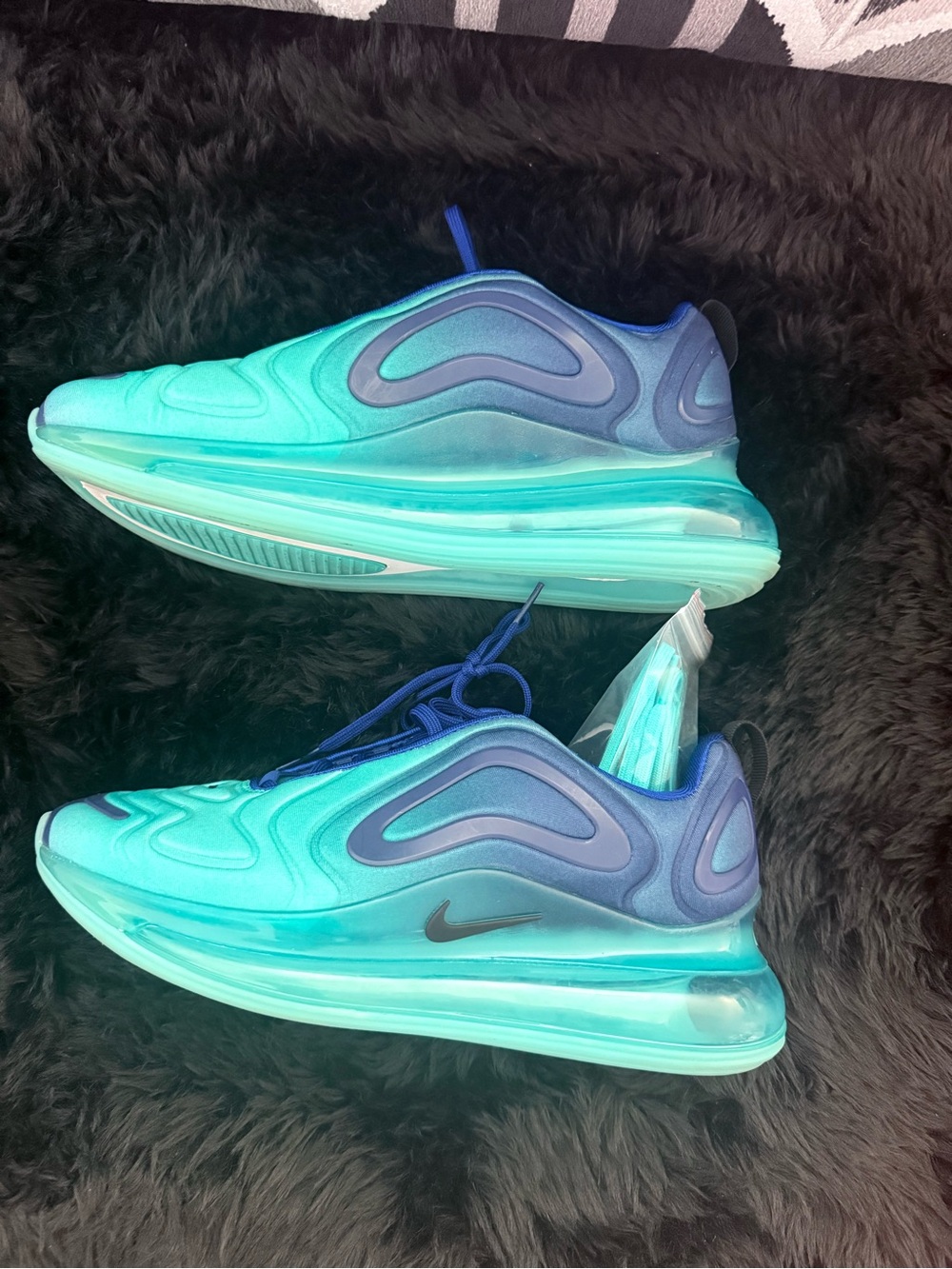 Nike Airmax women size 7 Teal and Blue Gradient Air Max-Style Sneakers